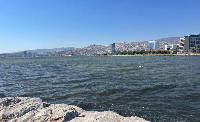 İzmir Körfezi’ndeki kötü koku yeniden ortaya çıktı