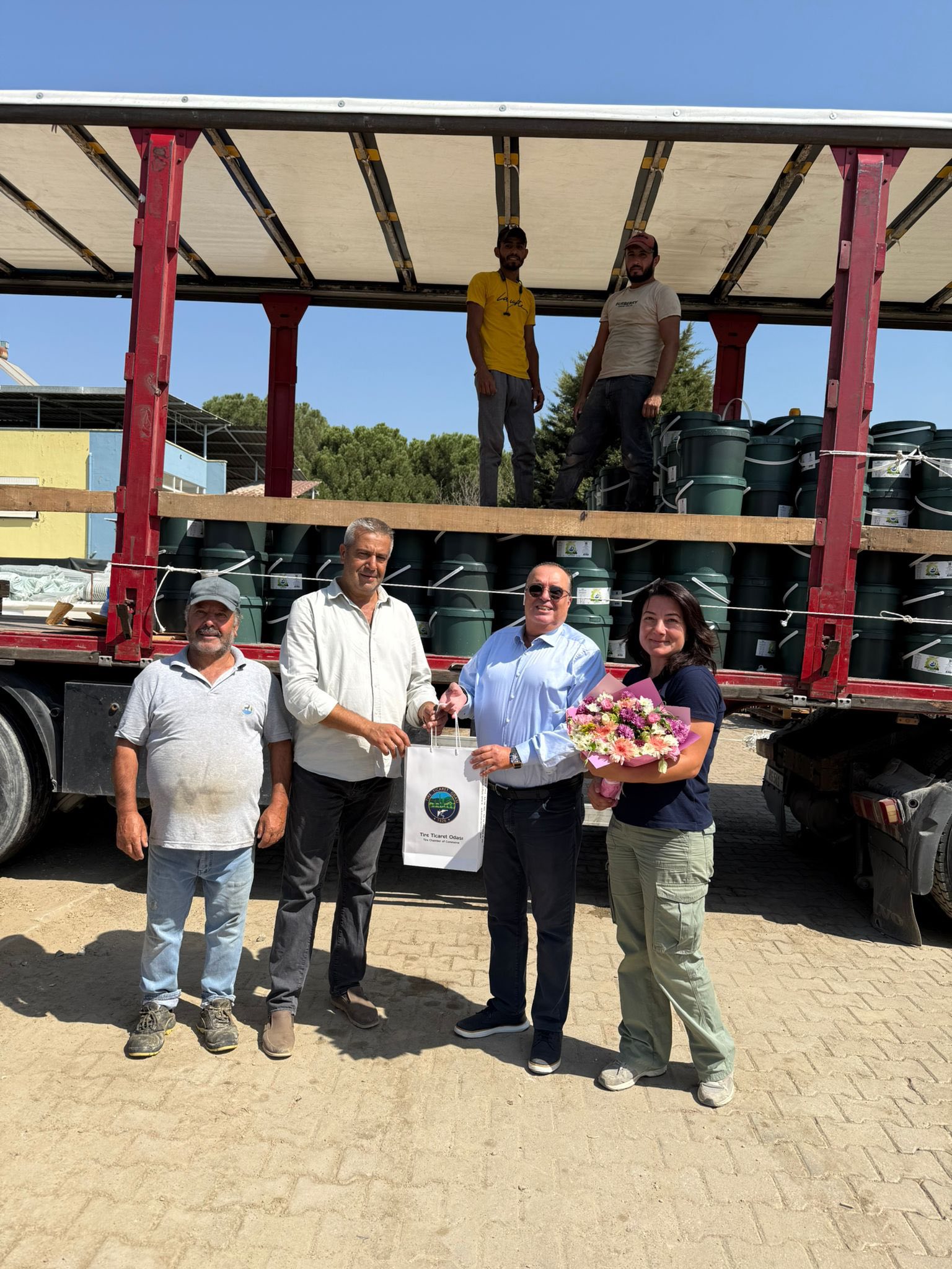 Tire Ticaret Odası Başkanı Mehmet Delikanlı, Karateke Kooperatifi’ni Ziyaret Etti