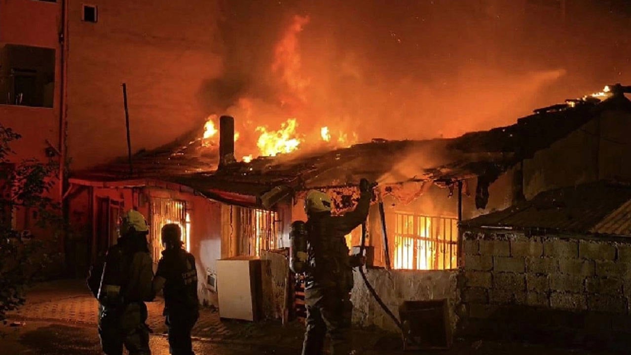 İzmir’de 5 Kardeşin Yanarak Hayatını Kaybettiği Yangın Davasında Karar