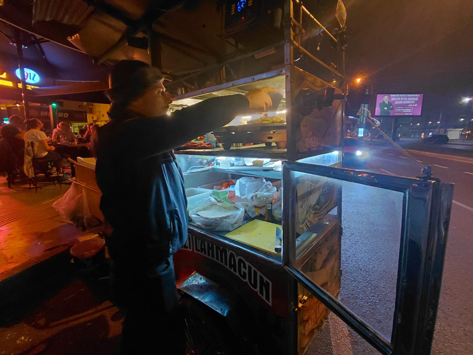 İzmir Karşıyaka’nın Gizli Lezzeti: “Gazi Lahmacun”