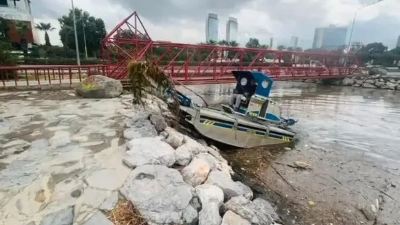 İzmir’de Sağanak Sonrası Temizlik Seferberliği
