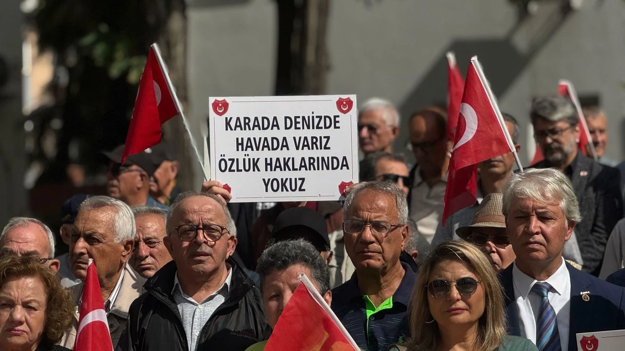 Astsubaylar İzmir’de Ses Yükseltti