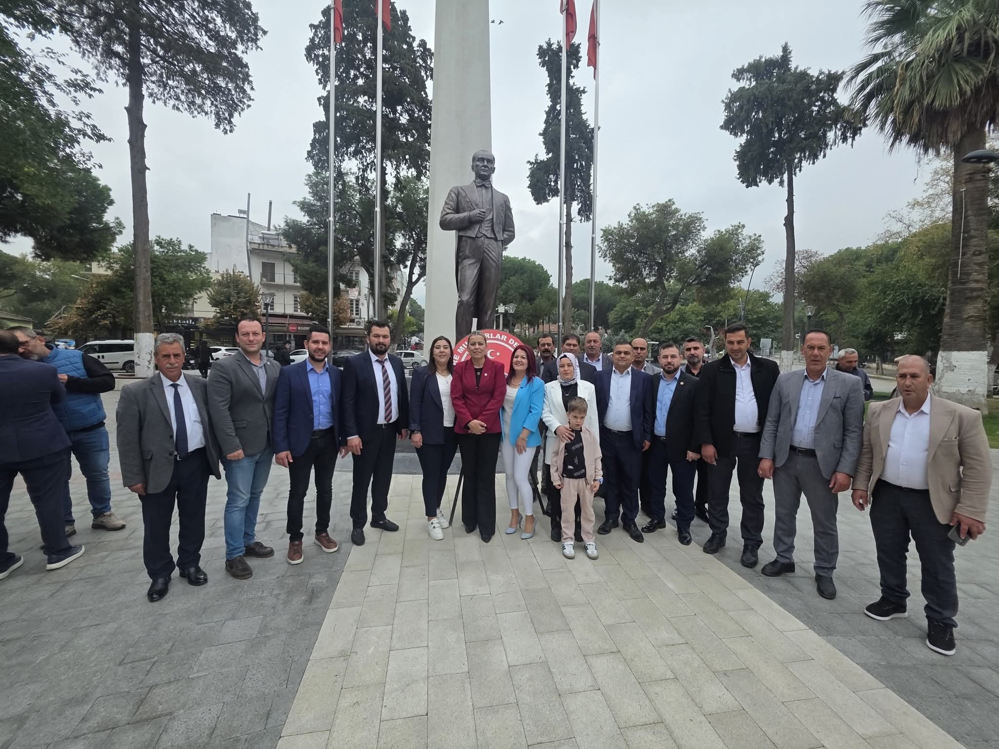 İYİ Parti Tire İlçe Başkanı Ela Ekici, Muhtarlar Günü Törenine Katıldı