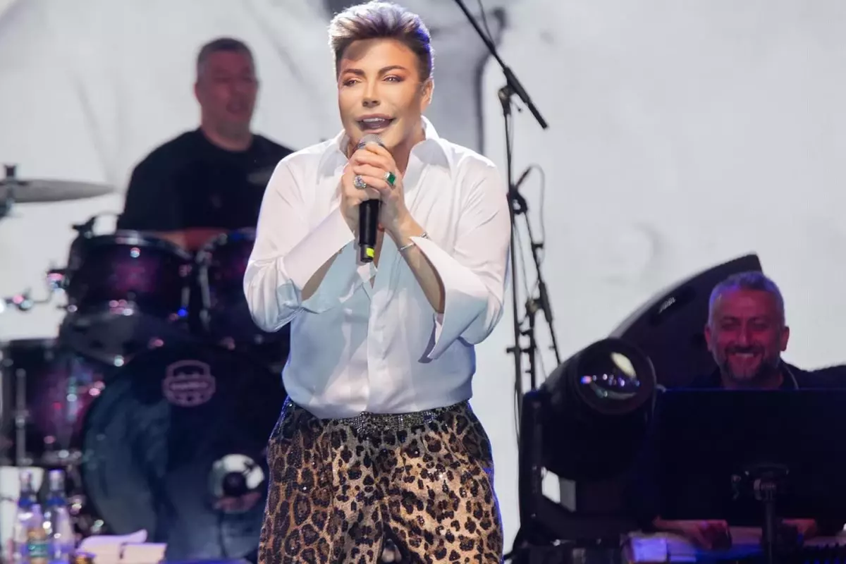 Ünlü sanatçı yoğun bakımda