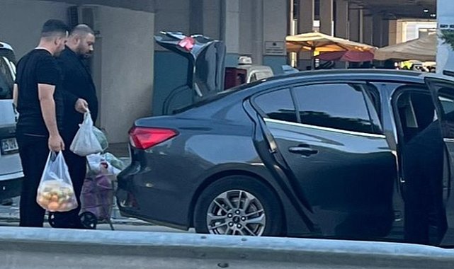 İzmir’de Batan Belediyenin Başkan Yardımcısı Makam Aracı ve Şoförüyle Alışveriş Keyfinde!