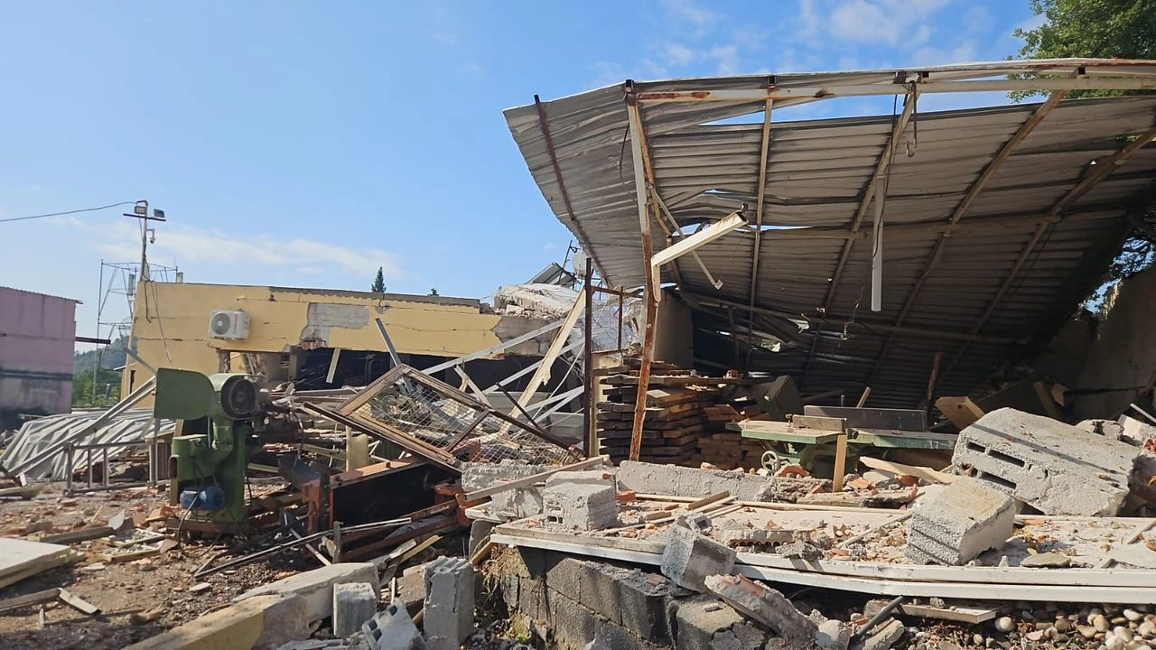 İzmir’de Patlama: Ortalık Savaş Alanına Döndü