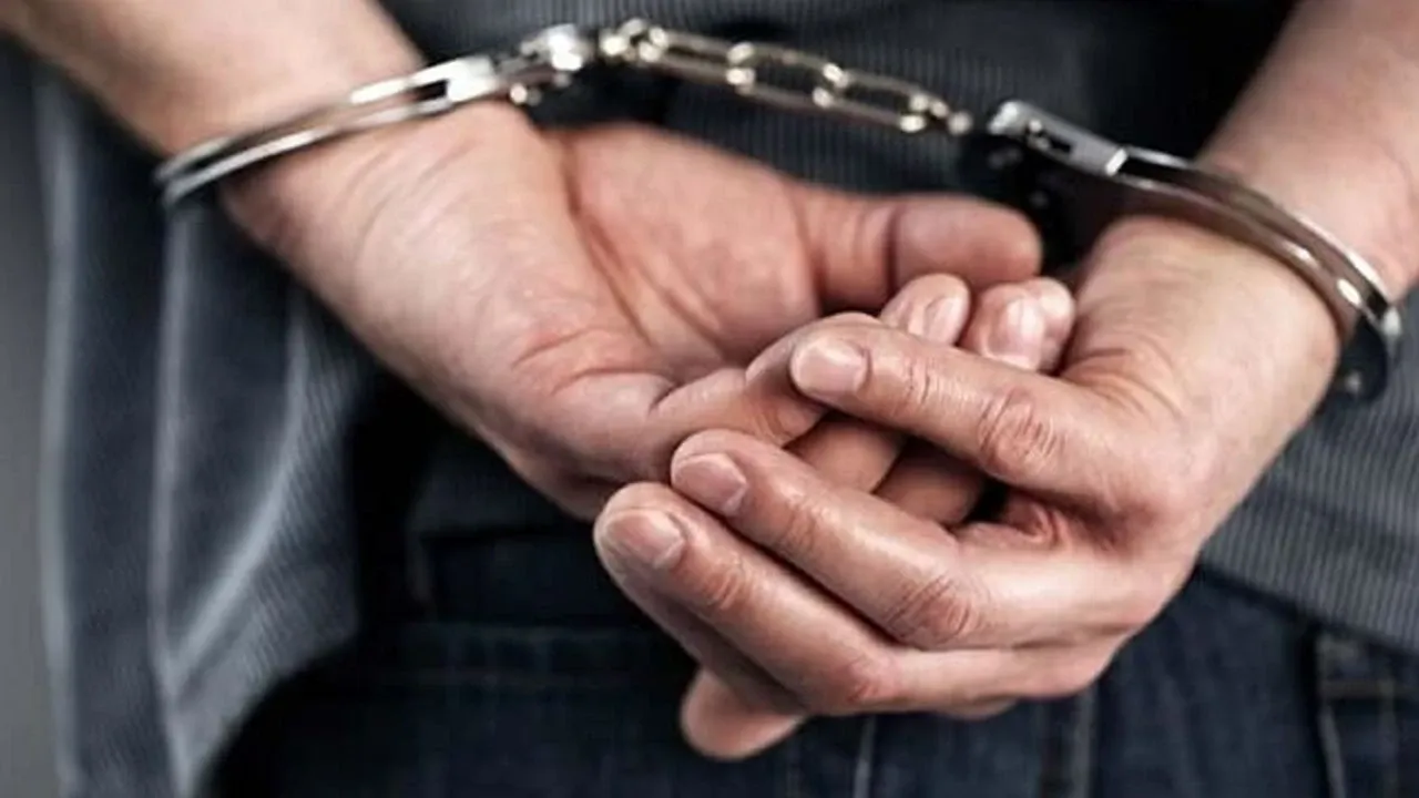 26 Yıl 9 Ay Hapis Cezası Bulunan Firari İzmir’de Yakalandı