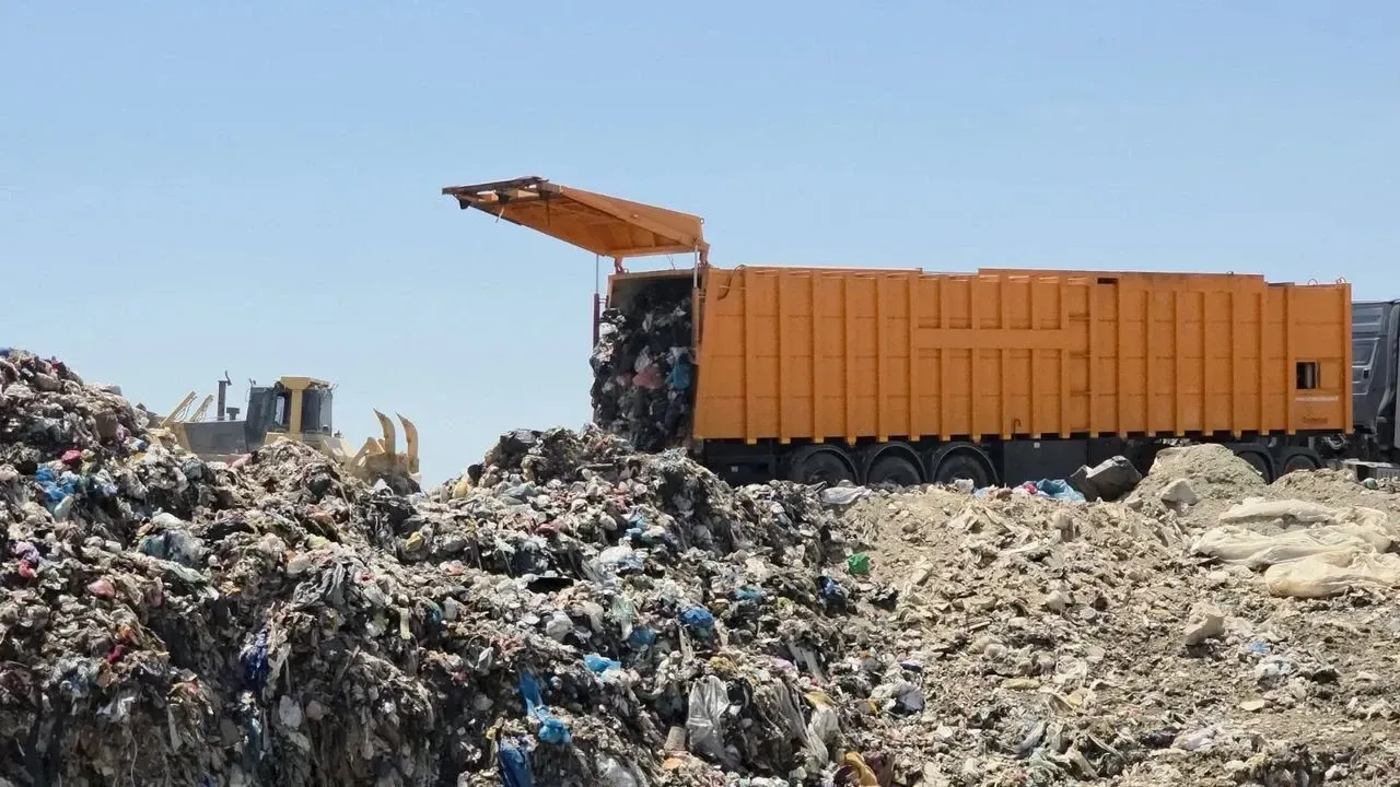 İzmir’de çöp krizi sürüyor: İnsanlar nefes bile alamıyor