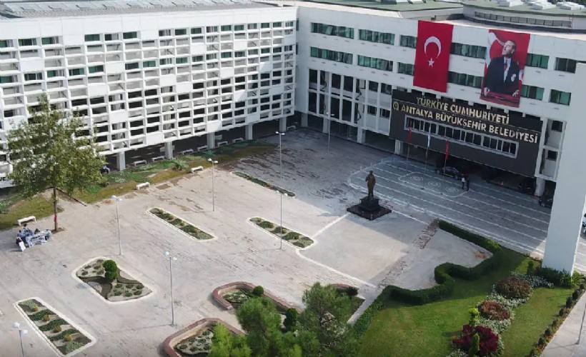 Antalya Büyükşehir’e bir operasyon daha: 18 gözaltı