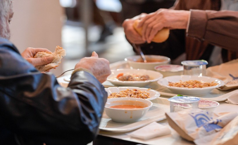 İzmir’de ‘Askıda Yemek’le hayatlar ısınıyor