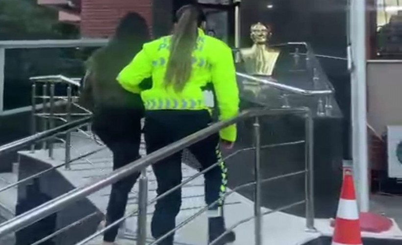 İzmir’de trafikte makas atıp, emniyet şeridi kullanan sürücüye ceza