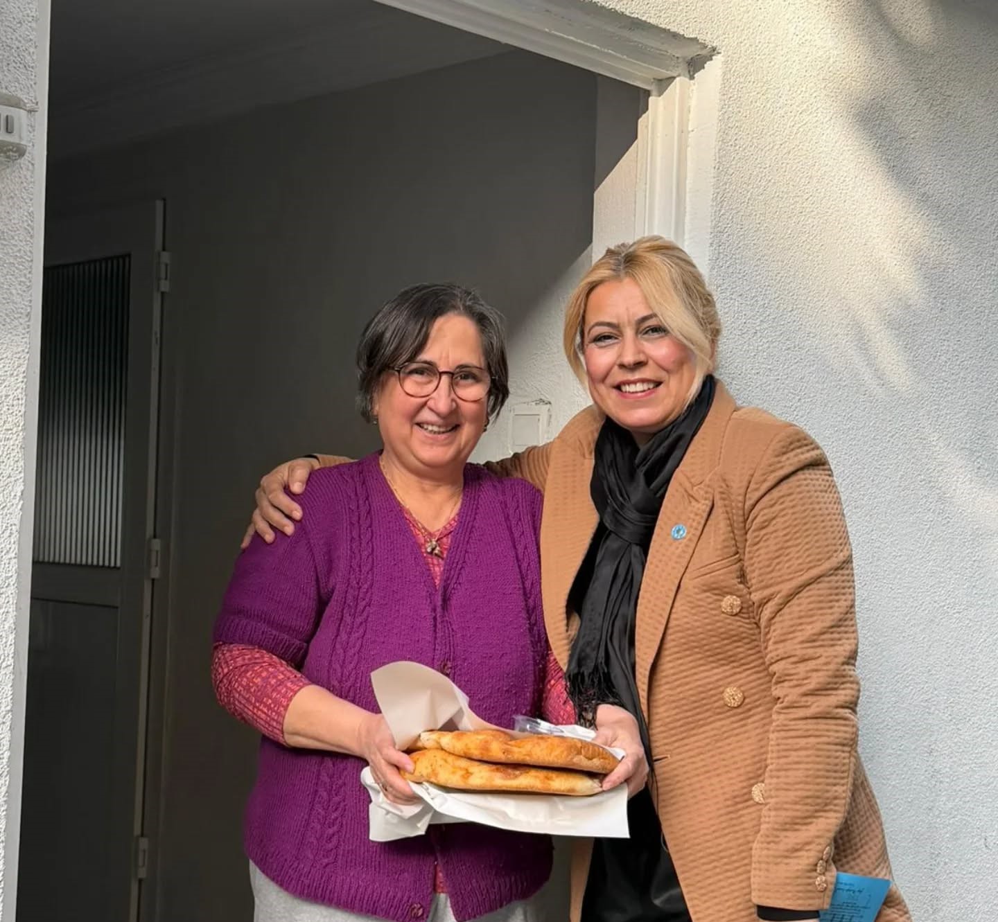 Ela Ekici: Güzel Günlere Söz Aldık