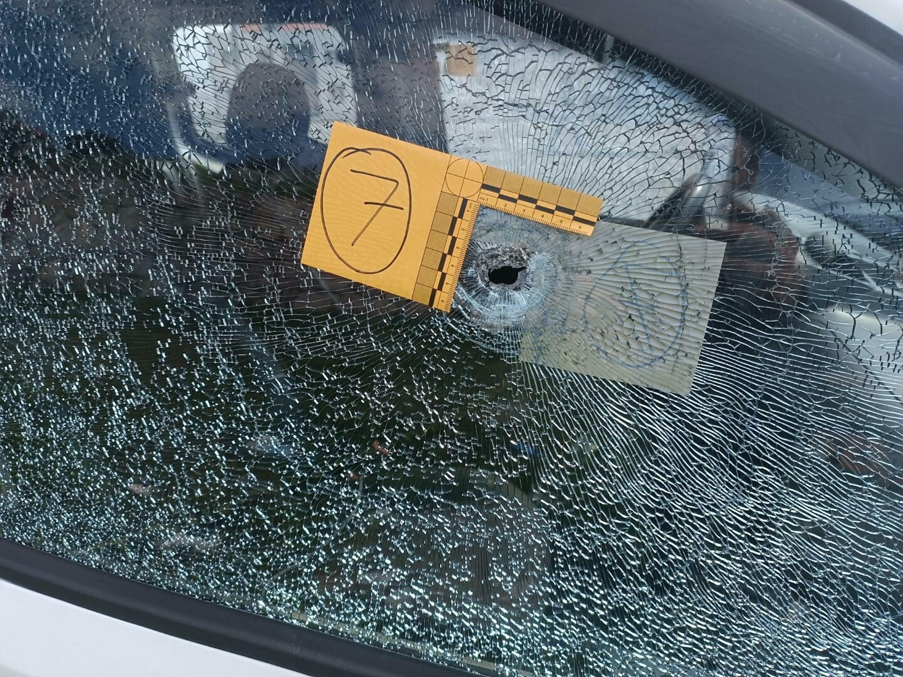 İzmir’de dehşet! Yanındaki kadını öldürüp, intihar etti