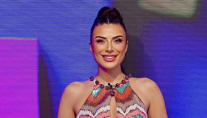 Podyumların Gözde İsmi Duygu Çakmak Türkiye’ye Döndü