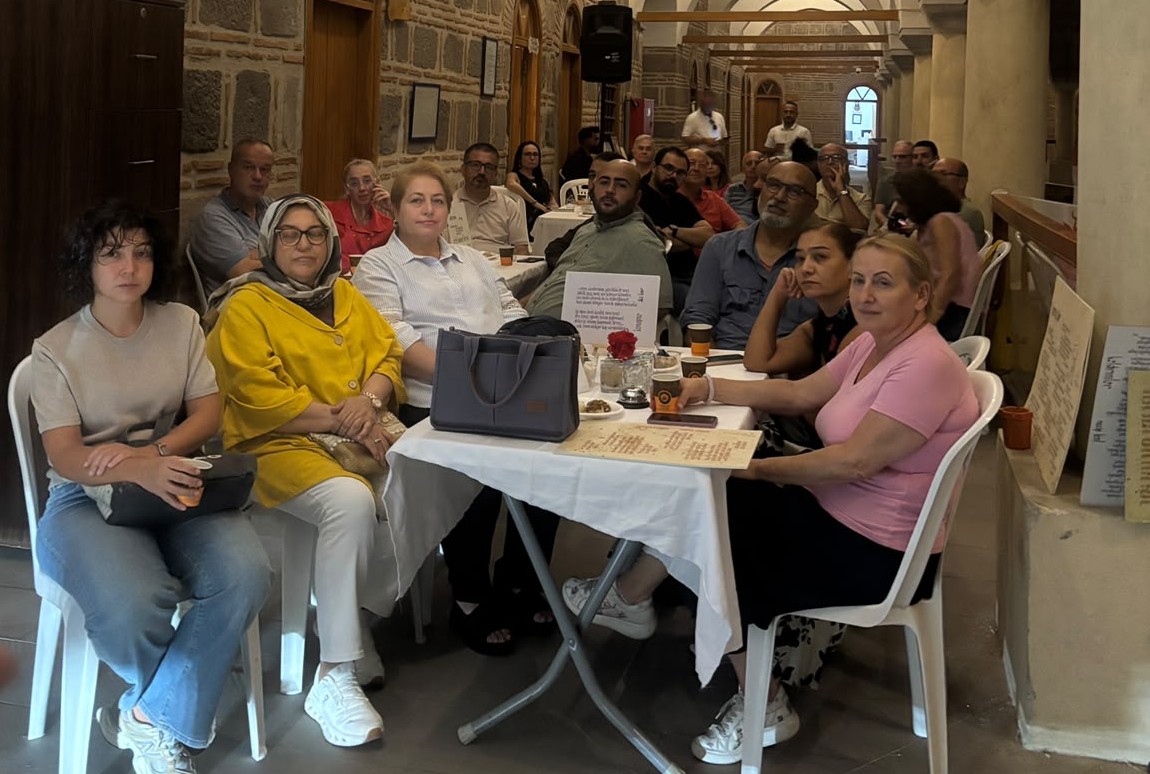 Tarihi Kurşunlu Han’da Edebiyat Gazinosu Rüzgârı Esti
