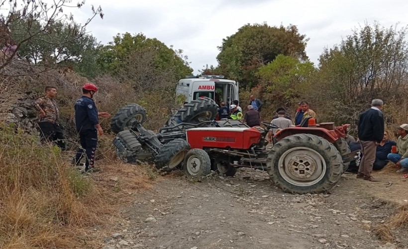 Traktör devrildi: 2 ölü, 3 yaralı