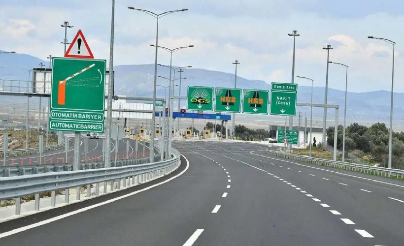 YENİ Partili Onur’dan İzmir-Çeşme Otoyolu çıkışı: ‘Algı dediniz, Resmi Gazete’de çıktı’