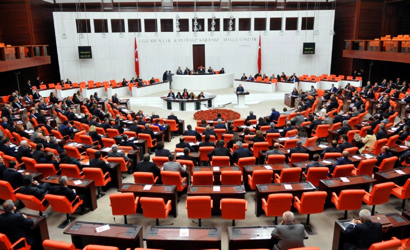 Muhalefetin basın ve ifade özgürlüğü önergeleri AK Parti ve MHP oylarıyla reddedildi
